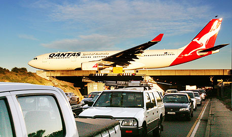 אוסטרליה: חברת התעופה קוואנטס מפטרת 1,500 עובדים