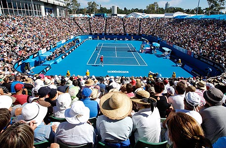 צופים באליפות אוסטרליה הפתוחה בטניס. הפופולריות הולכת וגוברת