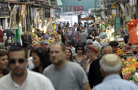 שוק מחנה יהודה בירושלים. לא מומלץ להגיע לאזור עם רכב פרטי, צילום: גיא אסיאג