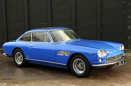 פרארי 330, 1965. ייחוד: המכונית הראשונה של ג'ון לנון
