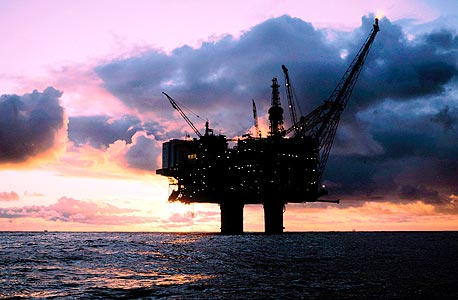 אסדת נפט. 29% מתפוקת הנפט של ארה"ב מרוכזים במפרץ מקסיקו