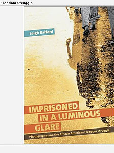 מתוך עמוד מכירת הספר באמזון