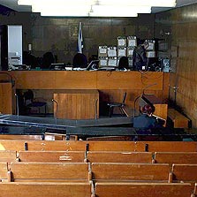 אולם דיונים בבית משפט אולם דיונים בבית משפט