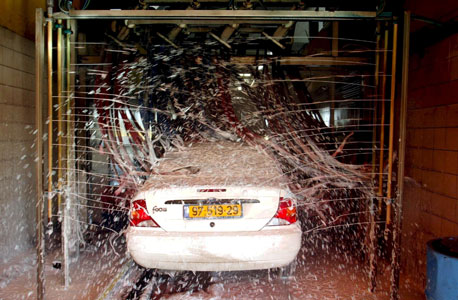 הישראלי המלוכלך: שוטף את רכבו פחות מארבע פעמים בשנה
