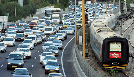 צפוף בכביש: 3.5 מיליון נהגים בכבישי ישראל בשנת 2010
