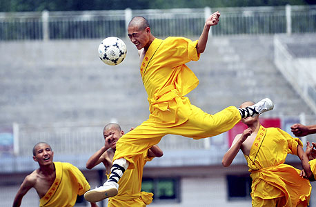 האם הקונג פו יציל את הכדורגל הסיני? 