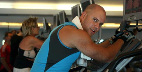 קובי אפלבאום בפעולה