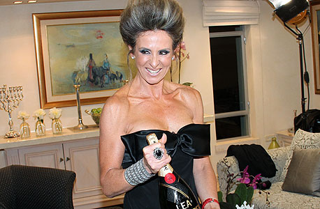 לאה שנירר חוגגת