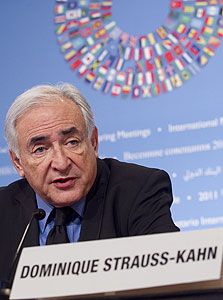 שטראוס-קאהן. "חייבים לנהל תהליך החלפה מסודר" שטראוס-קאהן. "חייבים לנהל תהליך החלפה מסודר"