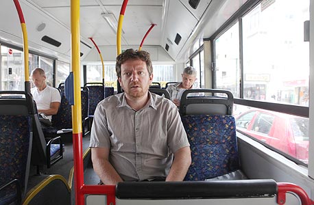 עד מהרה התברר לי כי כל אזור מרכז הארץ הוא פקק תעבורה ענק, שבו לא מומלץ לאיש לנסוע באוטובוס, צילום: אוראל כהן