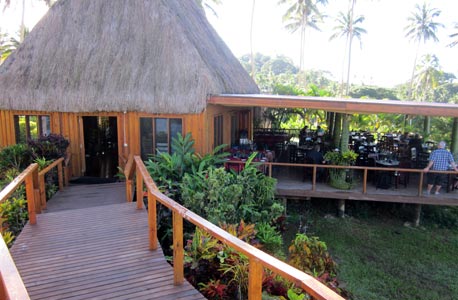 המרכז של אנתוני רובינס בפיג'י. התנאים בכיתה נועדו להביא 150 איש למצב נפשי שבו יקנו הכל