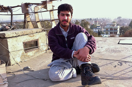 חמיד טסאל, תושב ג'לאלאבד, ליד תחנת FabFi. עוקפים את הצנזורה