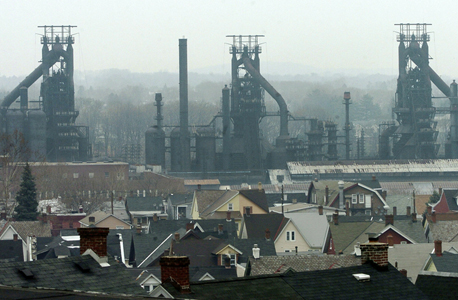 המפעל, סמלה של העיר, שתופס 20% משטחה