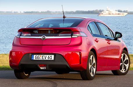 אופל אמפרה. מבט מאחור