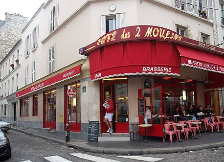 Café des 2 Moulins, פריז. הופיע בסרט: "אמלי" Café des 2 Moulins, פריז. הופיע בסרט: "אמלי"