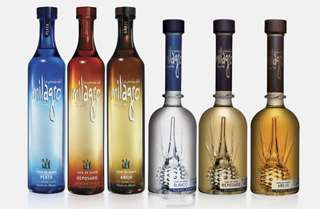 הסדרות של מילאגרו. הרגילה (שלושת הבקבוקים משמאל) והמובחרת עם הפסלון