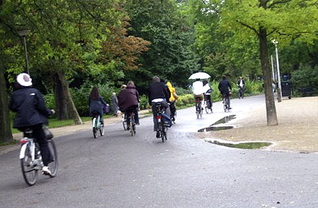 רוכבי אופניים באמסטרדם, צילום: דוד הכהן