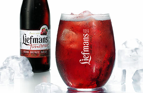 ליפמנס. מיושנת 18 חודשים בחביות עץ עם דובדבנים שלמים ליפמנס. מיושנת 18 חודשים בחביות עץ עם דובדבנים שלמים