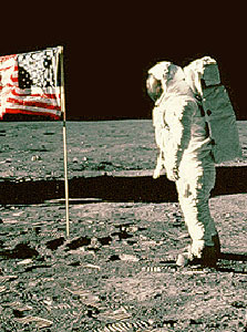 למה לא רואים בטלסקופ את הדגל על הירח?