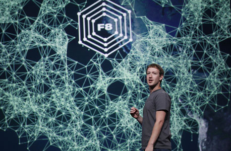 מפת קישורים בין משתמשי פייסבוק. צוקרברג רוצה עוד מיליארדים נוספים