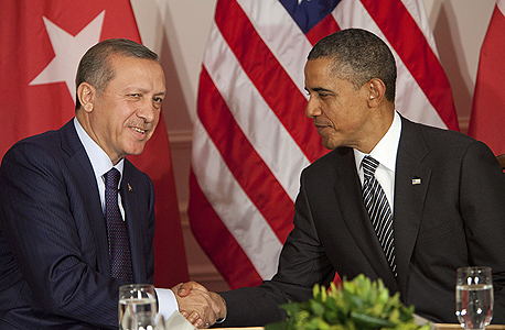 הנשיא ברק אובמה ראש ממשלת טורקיה ארדואן באו"ם, צילום: בלומברג