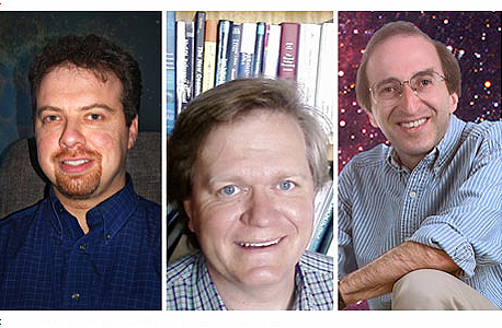 זוכי פרס נובל לפיסיקה. משמאל:  אדם ריס, בריאן שמידט וסול פרלמוטר