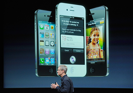 טים קוק משיק את האייפון 4S, צילום: איי אף פי