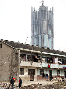 מגדל המלון שנבנה בכפר הסיני