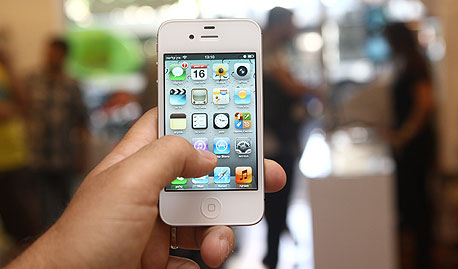 תנאי העובדים ישופרו - והאייפון יעלה יותר