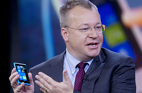 מנכ"ל נוקיה, סטיבן אלופ, מציג את Lumia. הישראלים יוכלו לנווט?
