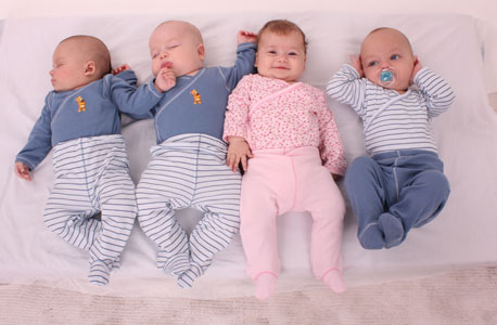 במהלך שנת תשע"ט נולדו בישראל כ-196 אלף תינוקות