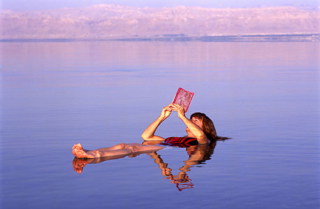 A tourist in the Dead Sea (illustration). Photo: Shutterstock