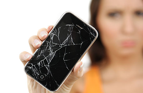אייפון עם מסך שבור