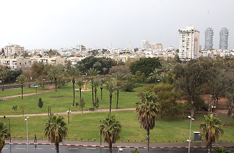 גן וולובסקי בתל אביב. שר השיכון אריאל אטיאס: "הקרקע שייכת לאזרחים"