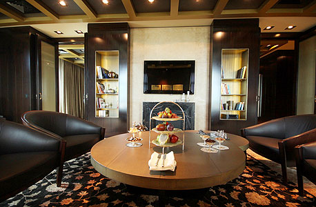 סוויטת ירושלים במלון המלך דוד. 4,100 דולר ללילה על בסיס לינה וארוחת בוקר סוויטת ירושלים במלון המלך דוד. 4,100 דולר ללילה על בסיס לינה וארוחת בוקר