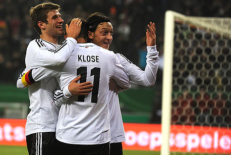 מסוט אוזיל וחבריו לנבחרת גרמניה. הנבחרת הגרמנית הפכה לאחת מהטכניות ביותר בעולם