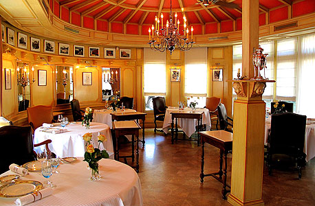 בוקוז. שלושה כוכבי מישלן מאז 1965 ברציפות