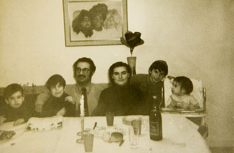 1969. חנוך ברקת, בן 10 (השני מימין), עם הוריו חנה ופרד והאחים נועם (1), אריה (6) ודודו (4) בקנדה