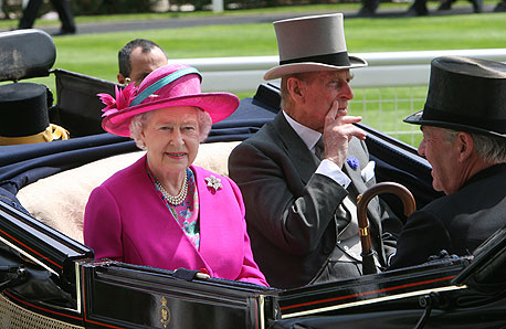 הנסיך פיליפ והמלכה אליזבת, צילום: בלומברג 