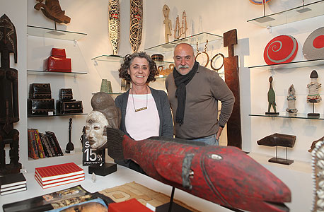 פיליפ ויעל בולקיה בחנות. לא צריך להשתייך לאלפיון העליון כדי לקנות חפץ נדיר