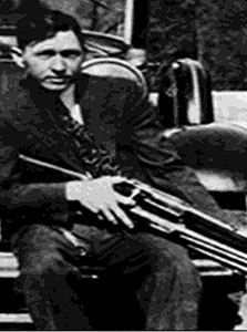 קלייד עם הרובה, תחילת המאה הקודמת 