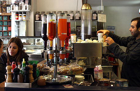 פאולס קפה, יפו, צילום: אריאל בשור 