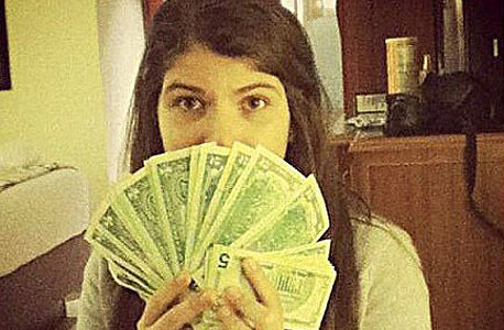 בעבור חופן דולרים: מדוע הרגיזה הבת של הוגו צ&#39;אבס את אזרחי ונצואלה