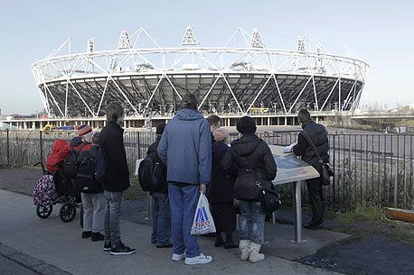 האצטדיון האולימפי בלונדון. האוהדים של 8 קבוצות כדורגל בלונדון התאחדו בקריאה לפצוח החקירה ציבורית מלאה על אופן הענקת האצטדיון האולימפי לווסטהאם., צילום: אי. פי
