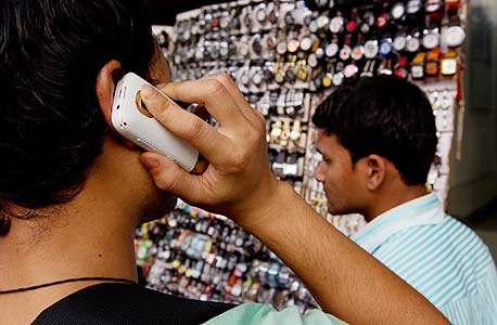 משתמשי סלולר בהודו, צילום: בלומברג