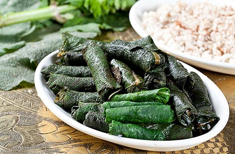 עלי לשון הפר ממולאים באורז עלי לשון הפר ממולאים באורז