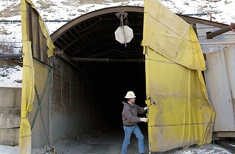 עבודות במכרה של קינרוס גולד, צילום: איי פי
