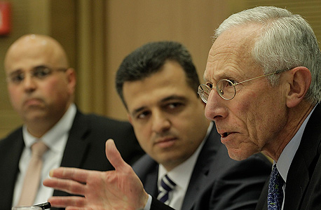 מימין: סטנלי פישר, כרמל שאמה ודודו זקן. האם קובעי מדיניות בישראל יצטרכו הפעם לנקוט בפעולה אגרסיבית?