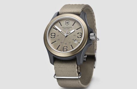 שעון של Victorinox, צילום: גלעד בר שלו 