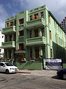 יונה הנביא 5 בת"א. בניין נטוש הפך לדירות נופש, צילום: עמית שעל 